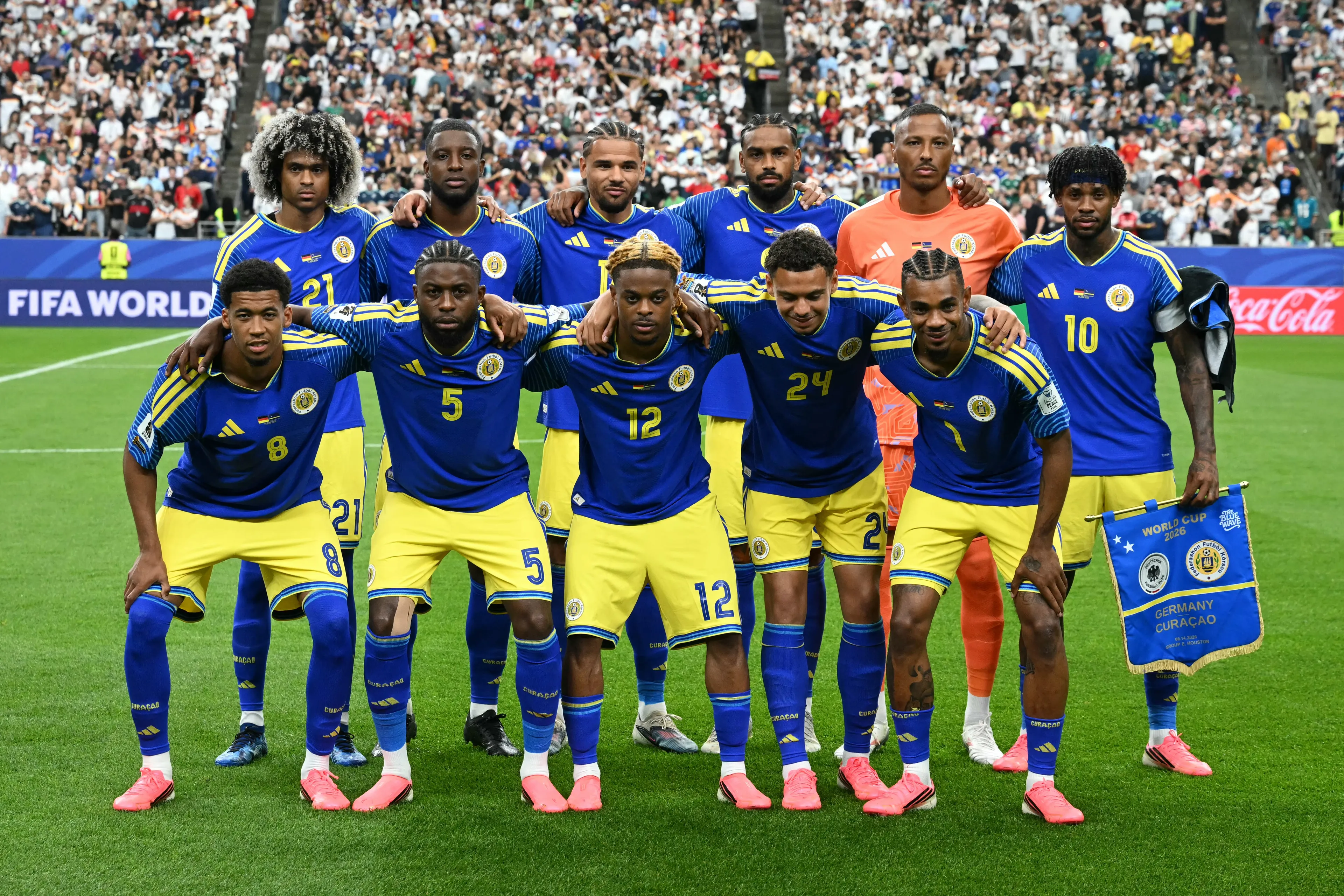 Curaçao is het kleinste land ooit op het WK, maar hun geloof blijft niet klein 🇨🇼✝️