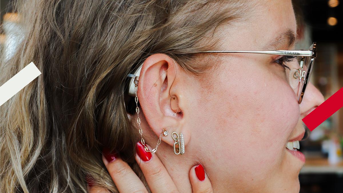 Melissa (25) is slechthorend: 'Mijn gehoorapparaten zijn mijn sieraden'