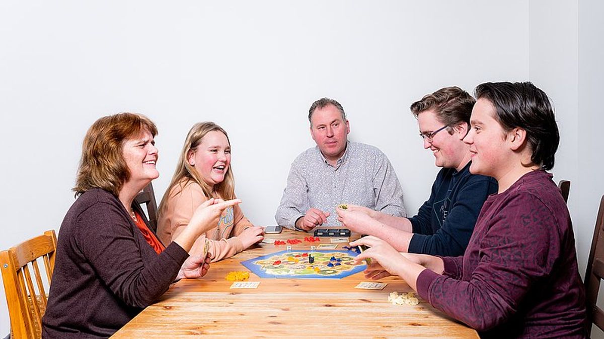 Jisca (12) en Stefan (16) hebben dove ouders: "Ik vind het júist leuk dat we thuis met gebaren praten"