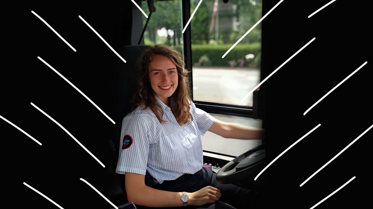 Titia is jong, vrouw én buschauffeur: “Het is de ideale bijbaan!”