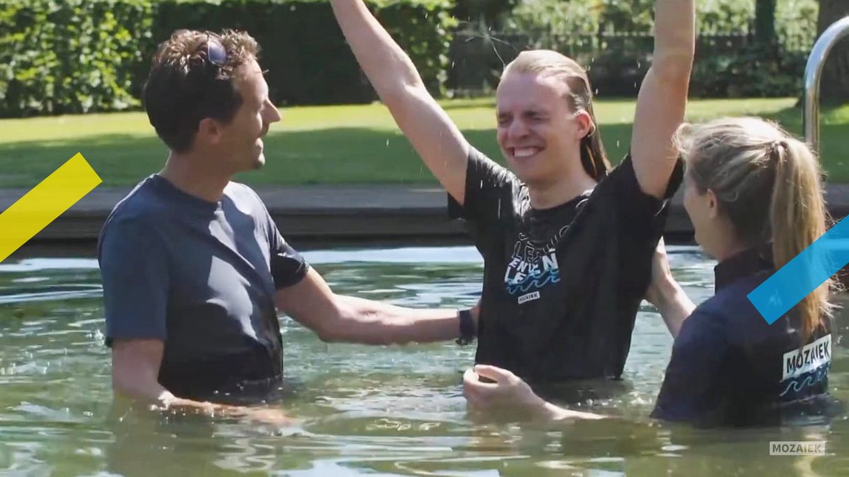 Tom (21) liet zich dopen: “Ik was bang afgekeurd te worden door mijn niet-christelijke gezinsleden”