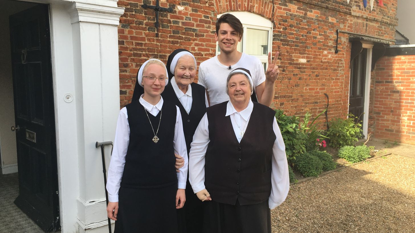 Joram ging op roadtrip naar de nonnen in Engeland!