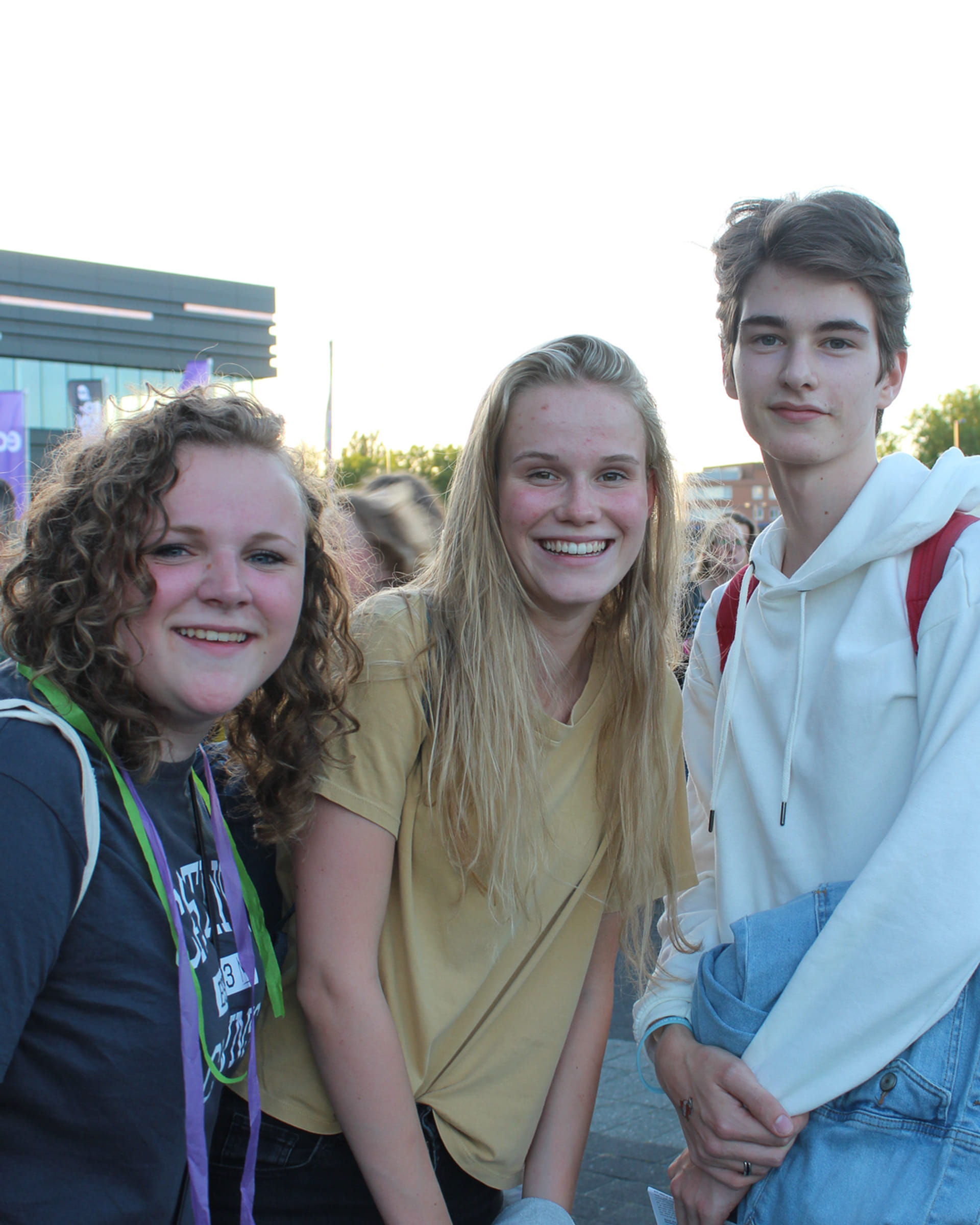 JAN 17, ANNE-LOTTE 17, ROSANNE 18