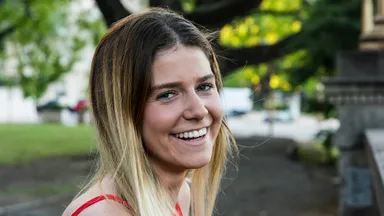 Judith (24): "Ik krijg kritiek omdat ik full-time moeder ben"