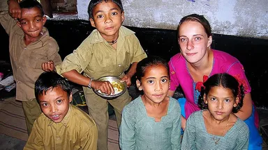 Weeshuistoerisme: “Het schaadt kinderen meer dan dat het helpt…”