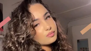 Vienna (19) was drie jaar geleden moslim en is nu christen: ‘De Bijbel lezen voelde echt als thuiskomen’