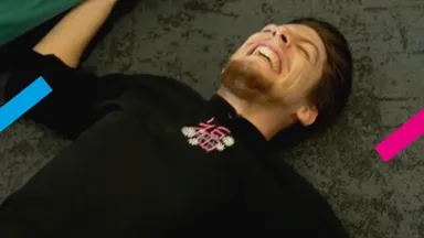 Joram wordt ongesteld: 'Als dit mij zou gebeuren, zou ik 112 bellen'