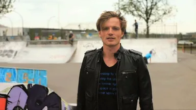 Als God bestaat, waarom is er dan ellende?