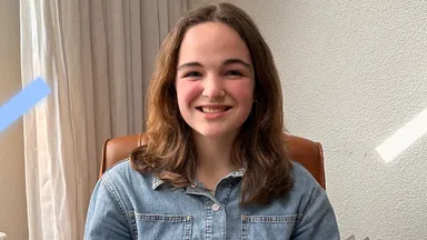 VIDEO: Loïs (16) vertelt openhartig over haar vader: 'Hij is op zijn negentiende verlamd geraakt'