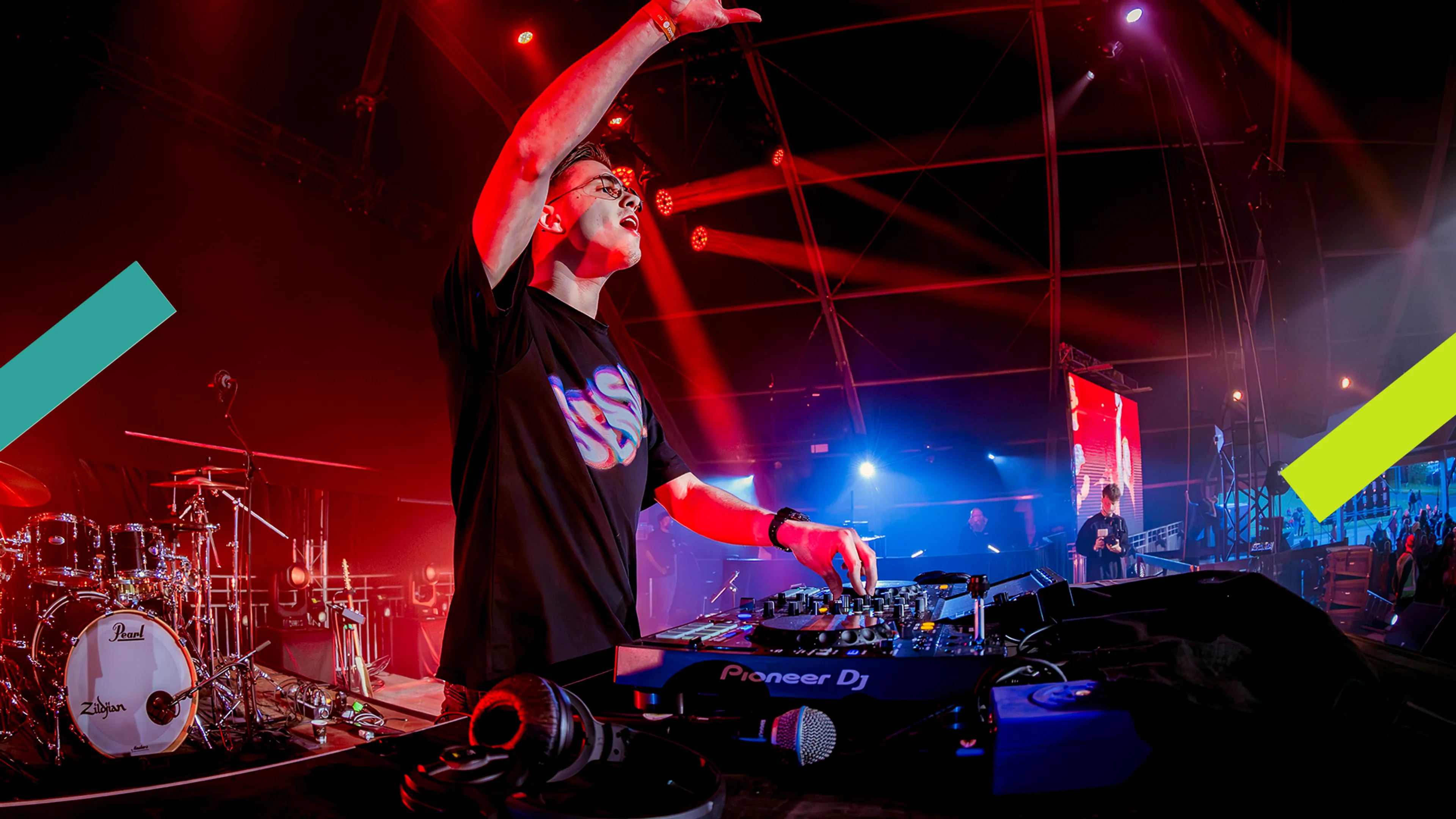 Deze DJ gaat de BEAM silent disco op Opwekking TeenZone op zijn kop zetten