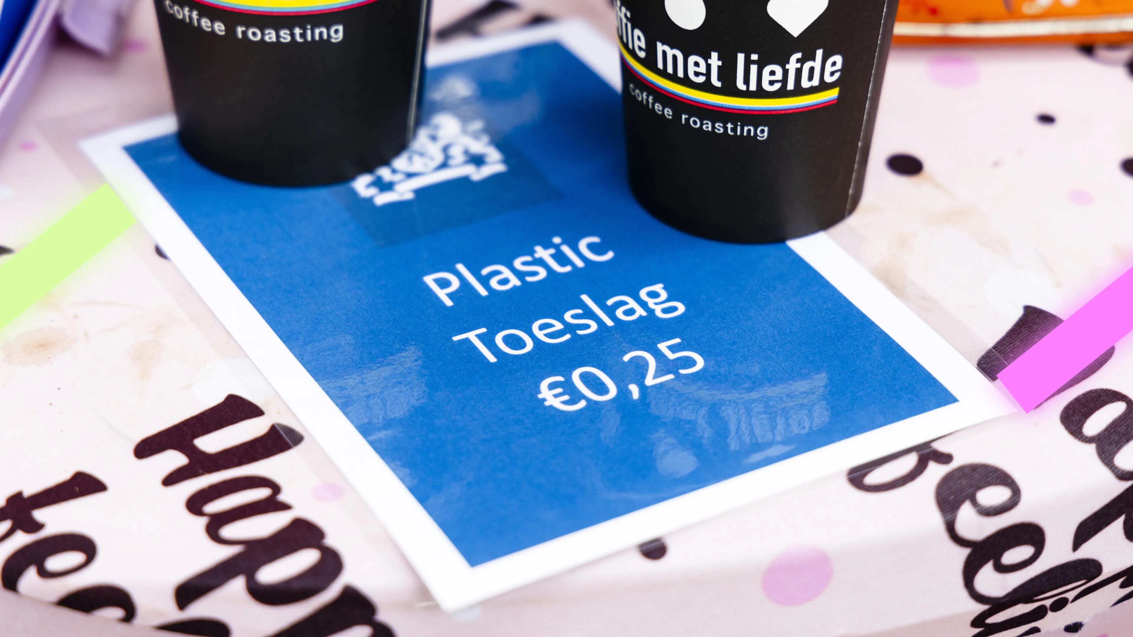 Een A4 met een plaatje van de rijksoverheid en de tekst: Plastic toeslag 25 cent.