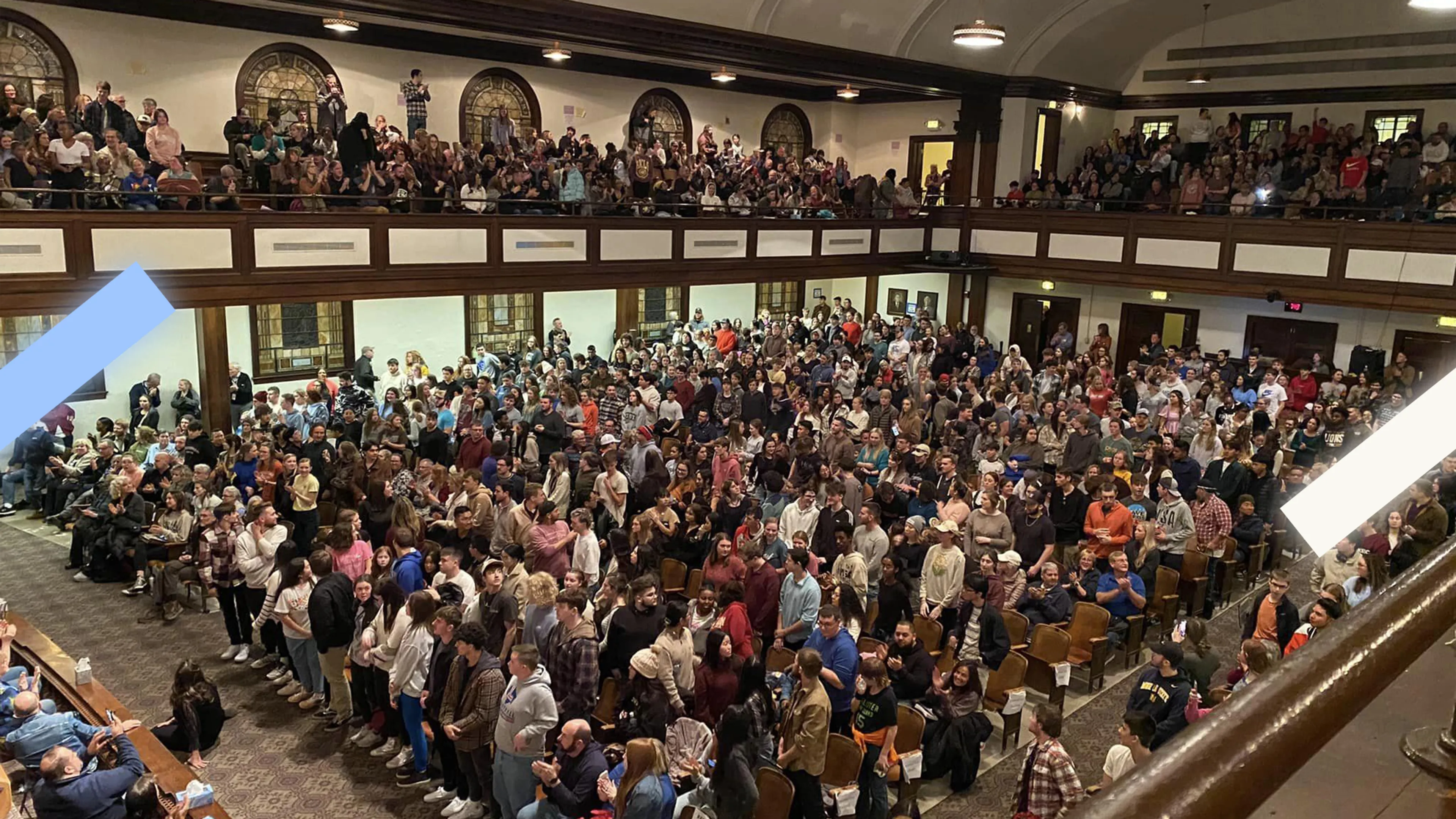 Nonstop aanbiddingsdienst op universiteit wordt stopgezet