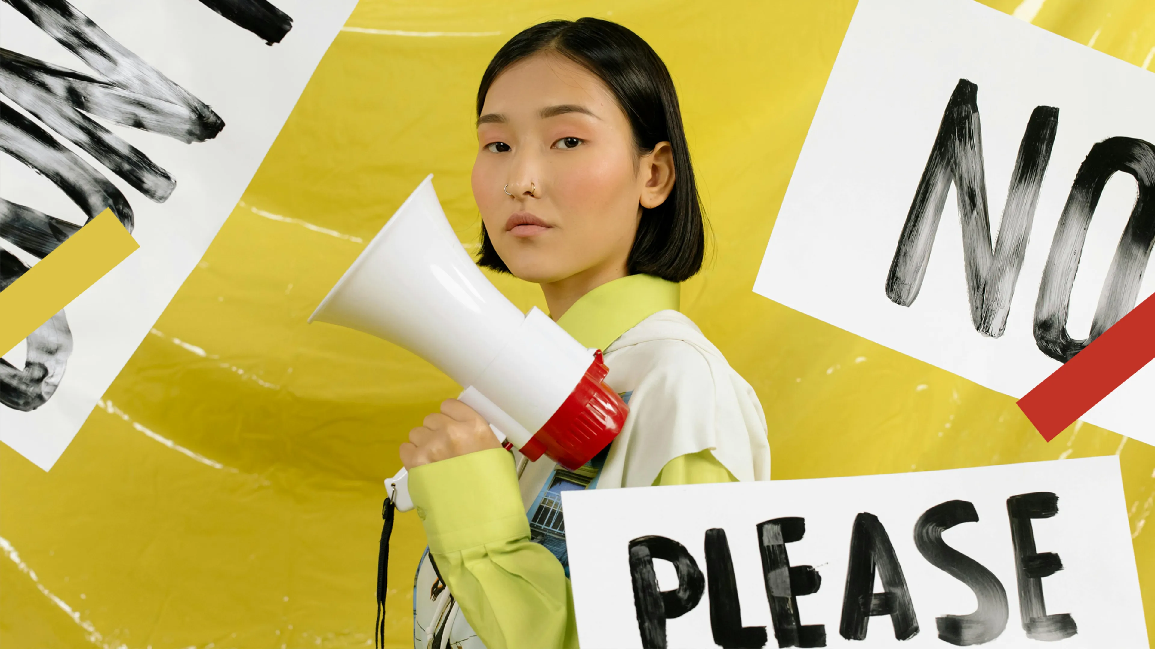 Meisje met een megafoon.