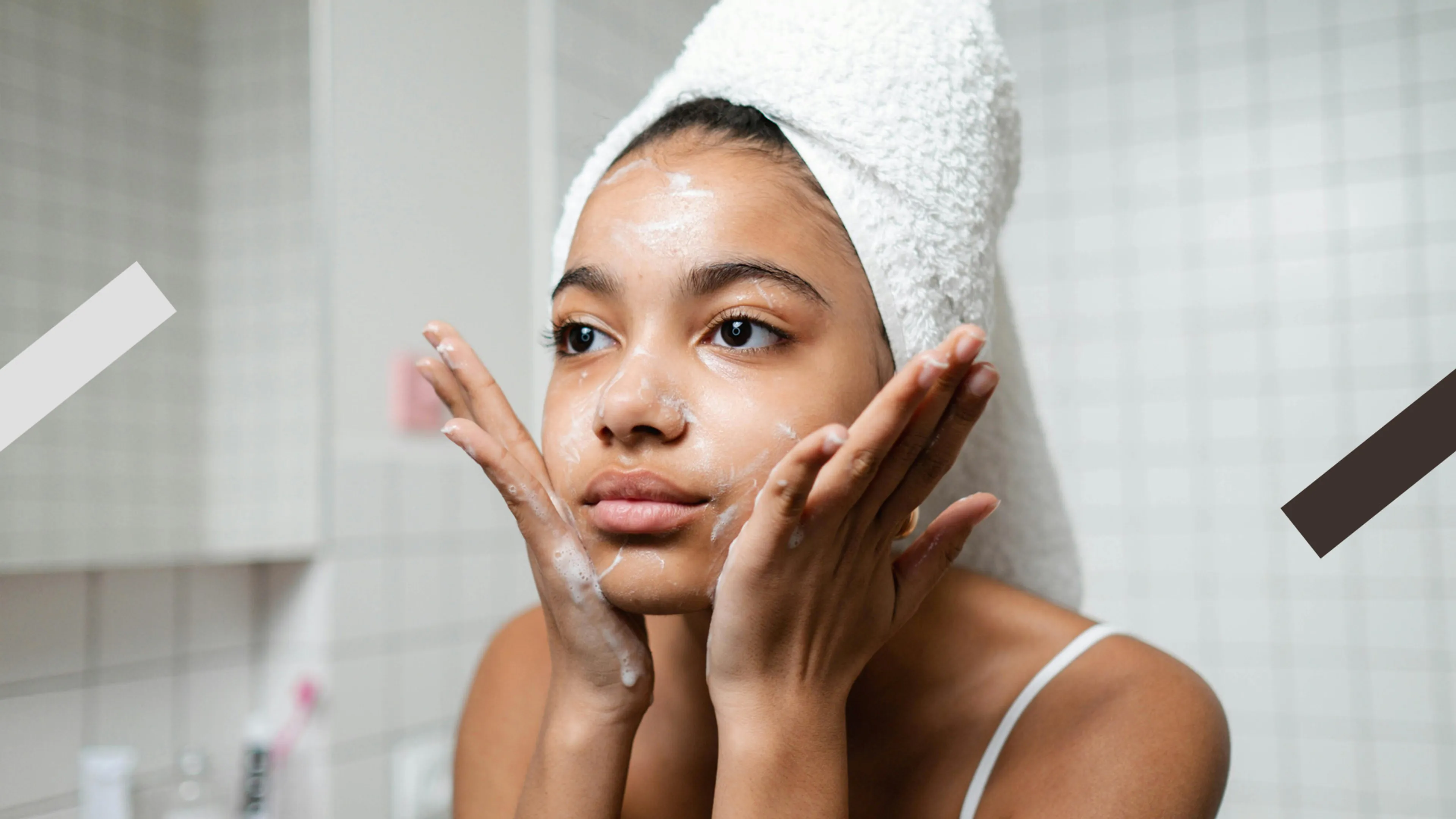 Waarom een skincare routine van twaalf stappen je niks oplevert🫧