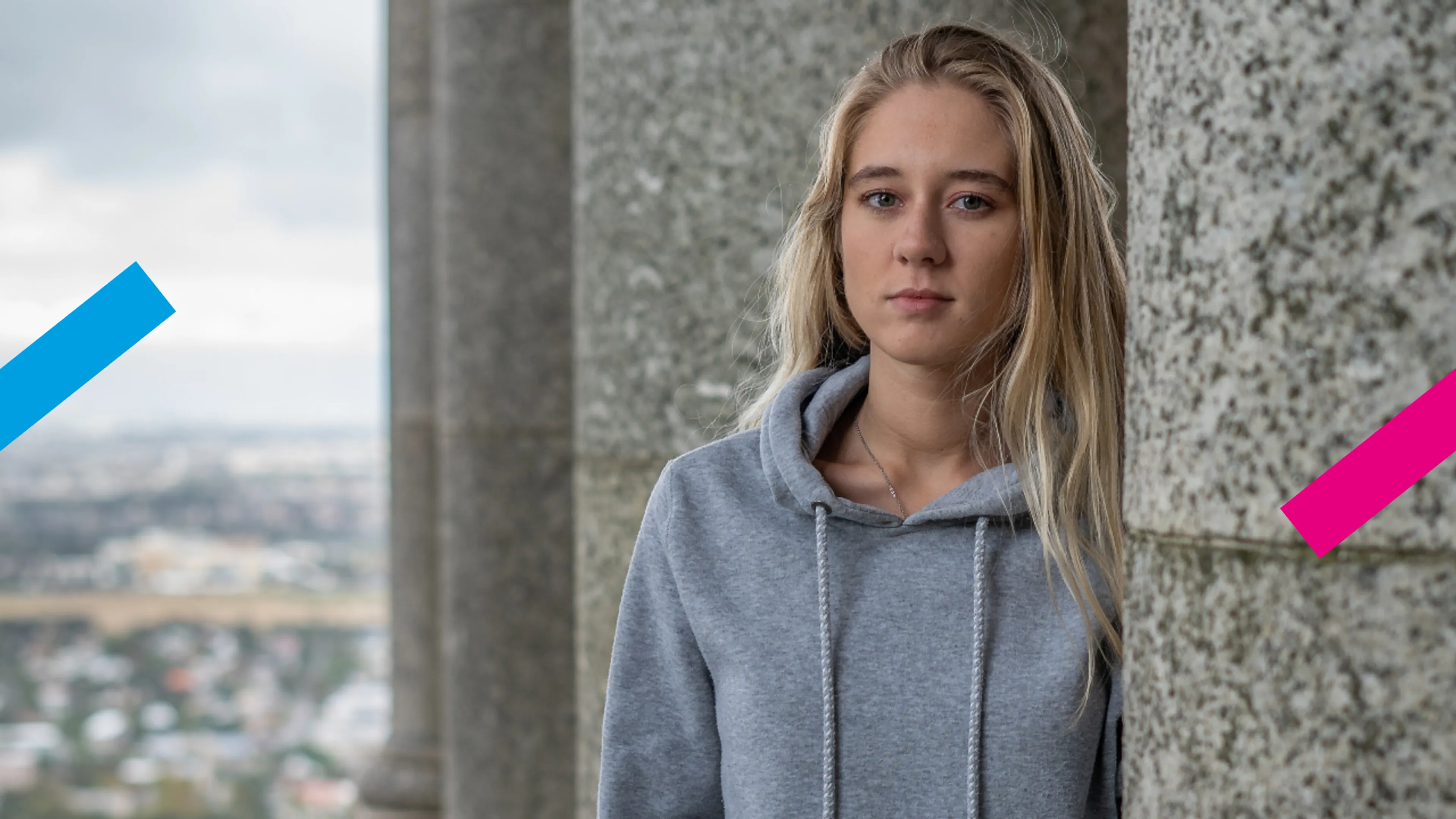 Laura (18) laat zich niet vaccineren tegen corona: “Ik vertrouw erop dat God mij beschermt”