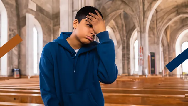 AI-gegeneerde header met een jongen die verveeld zijn hand tegen zijn hoofd slaat in een lege kerkzaal. Hij weet niet hoe hij de kerkdienst moet overleven. Wij gaan hem helpen in dit artikel.