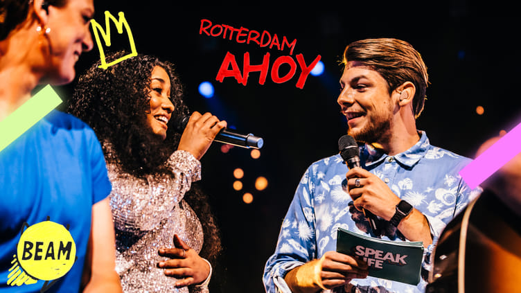 Ilaisa (25) zingt op de EO-Jongerendag in de BEAM Worshipband: 'Vroeger was ik altijd onzeker over mijn zang'