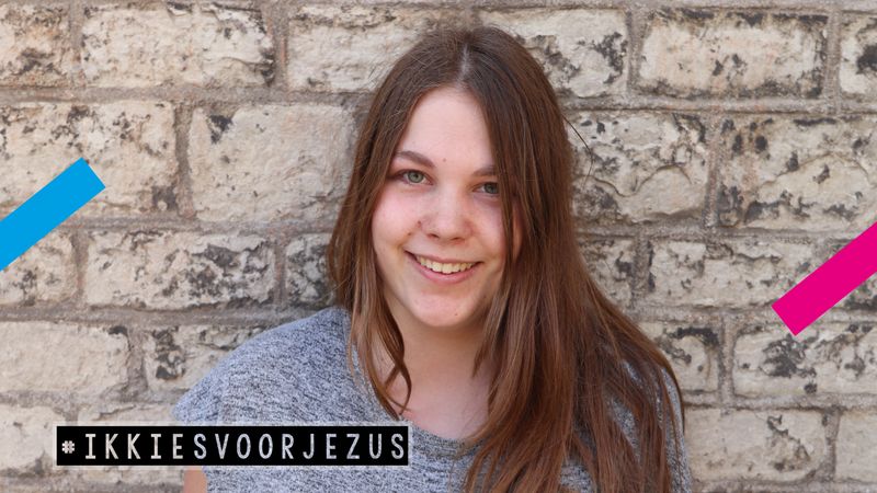 Sofie (21) was boos op God: “Ik wilde acht jaar geen contact met hem”