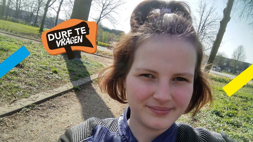 Britney (19) is non-binair: ‘Ik moet soms huilen als ik mezelf met een jurk in de spiegel zie’