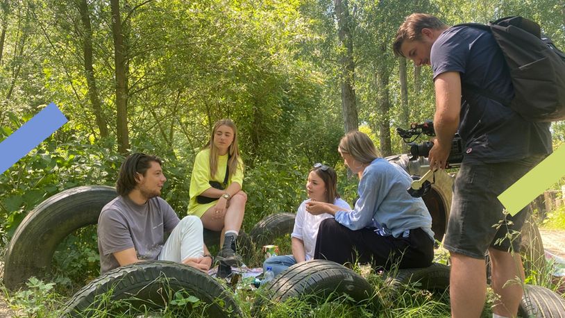 Stream hier alle afleveringen van 'vrienden na het leven'